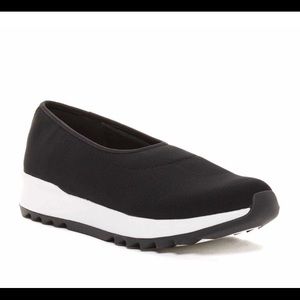 Eileen Fisher Black Hug Platform Slip On Sneakers